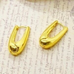 Long Oval Hoop Earrings in Gold